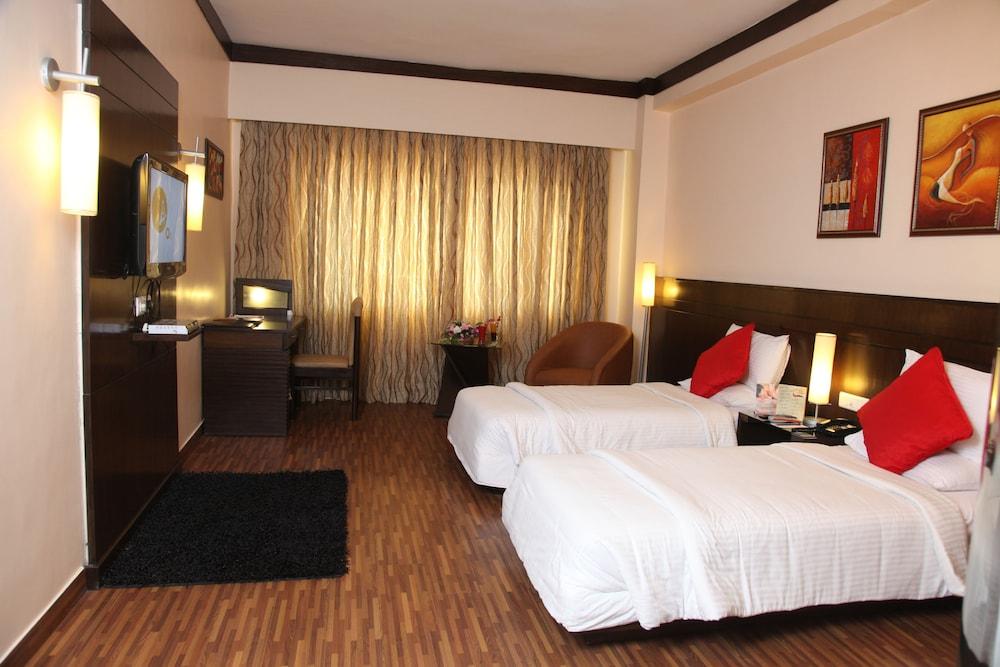 Hotel Pal Heights Bhubaneswar Extérieur photo