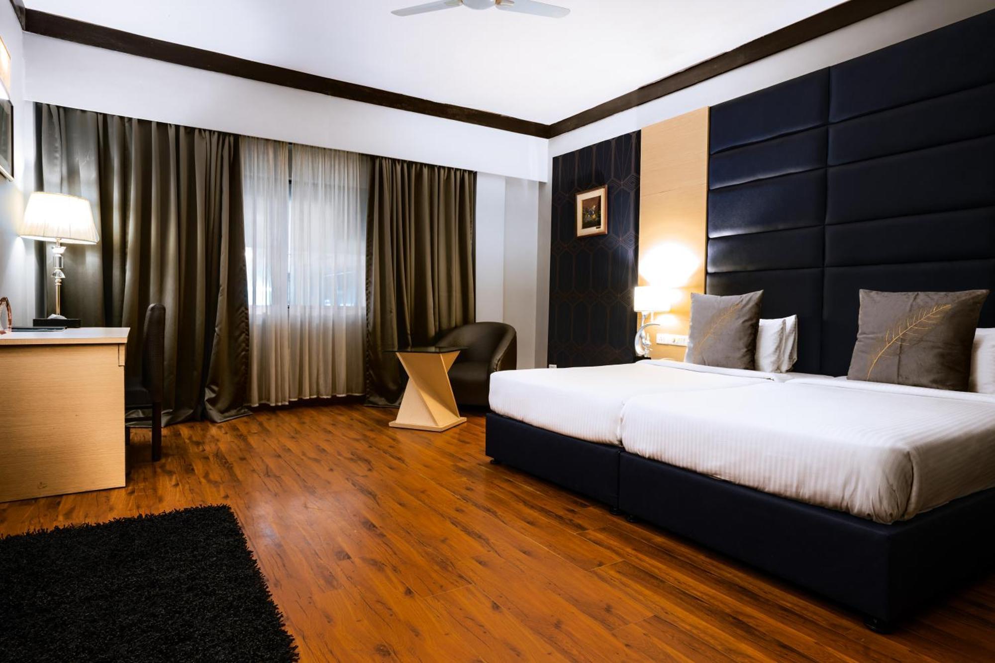 Hotel Pal Heights Bhubaneswar Extérieur photo