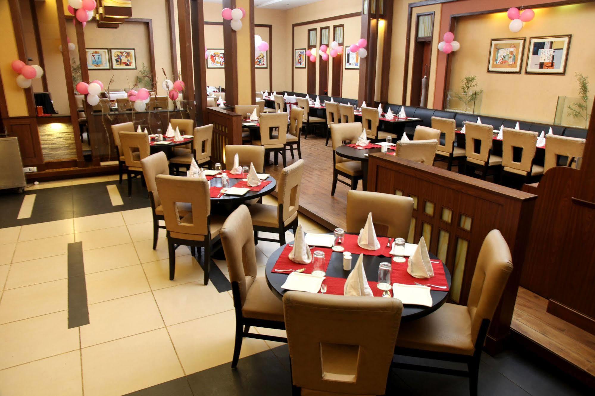 Hotel Pal Heights Bhubaneswar Extérieur photo